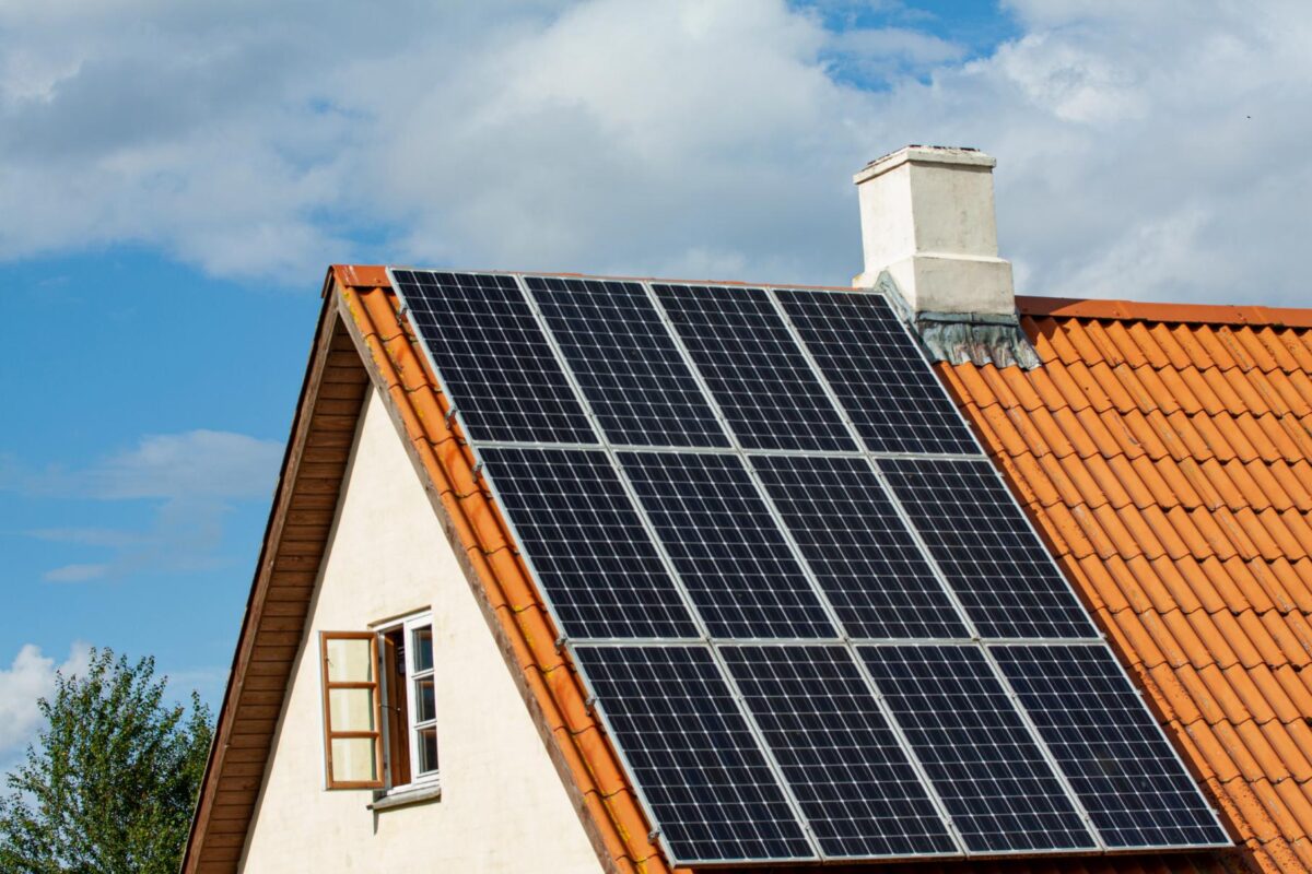 Hus med solceller på taget